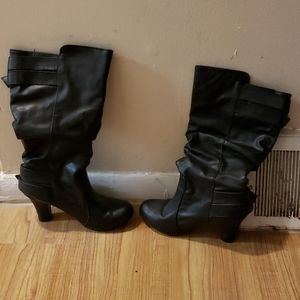 Black heeled boots